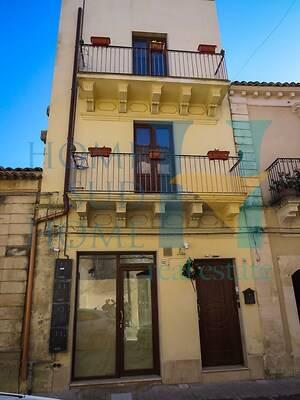negozio in vendita a Noto