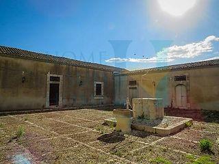 negozio in vendita a Noto
