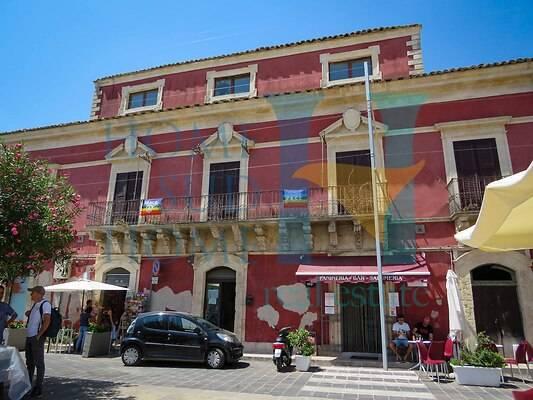 negozio in vendita a Noto in zona San Paolo