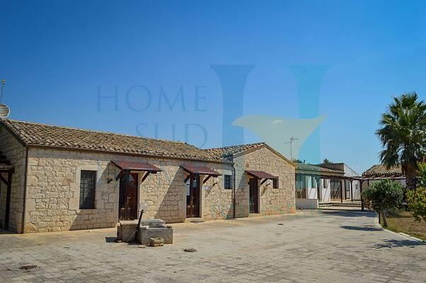 negozio in vendita a Noto
