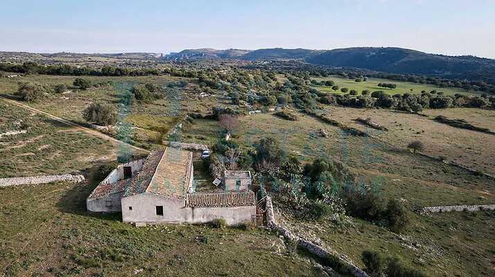 negozio in vendita a Noto