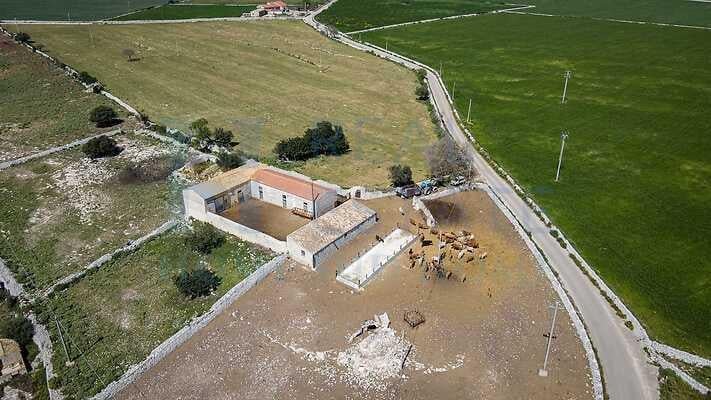 negozio in vendita a Noto