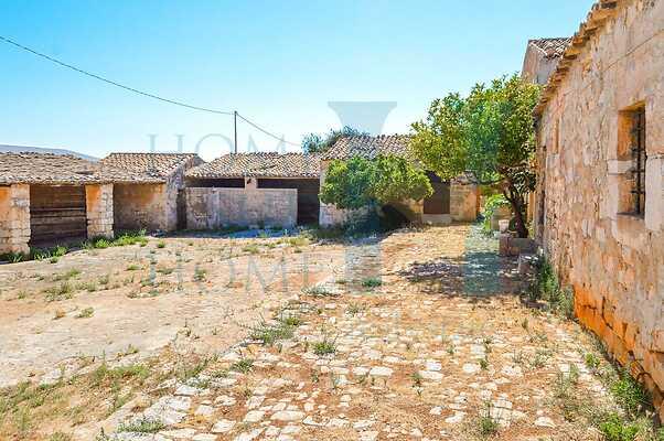 negozio in vendita a Noto