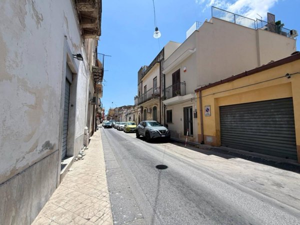 locale commerciale in vendita a Noto