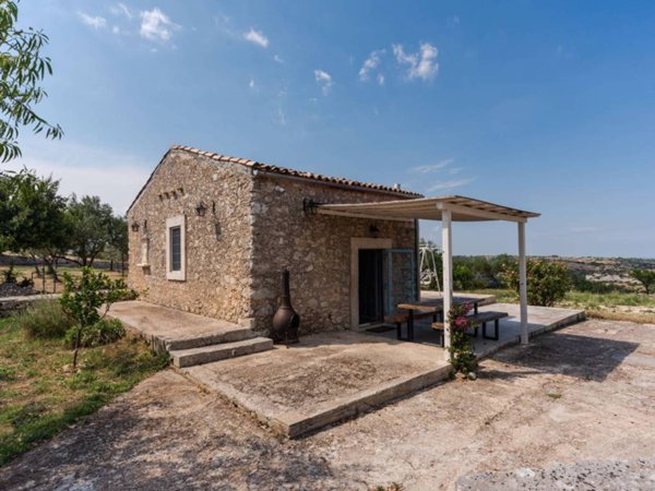 casa indipendente in vendita a Noto