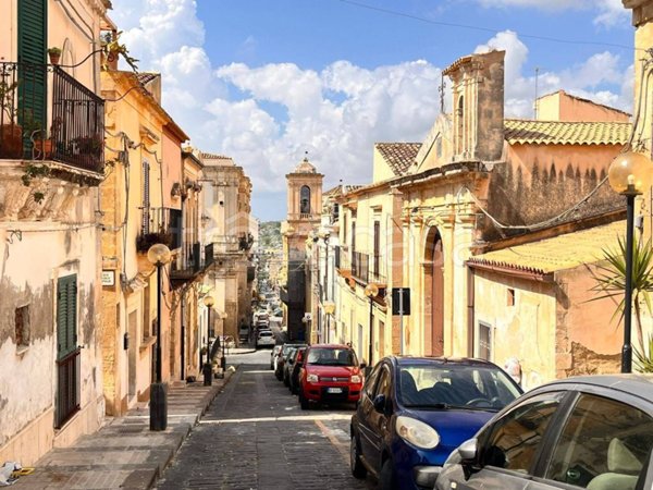 casa indipendente in vendita a Noto