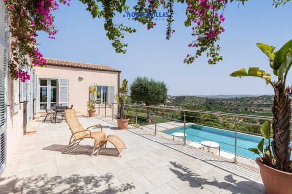 casa indipendente in vendita a Noto