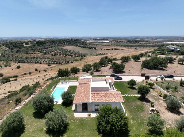 casa indipendente in vendita a Noto