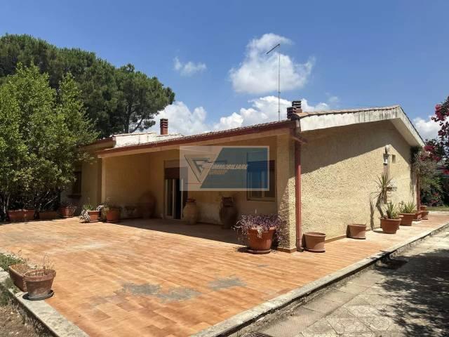 casa indipendente in vendita a Noto in zona San Corrado di Fuori