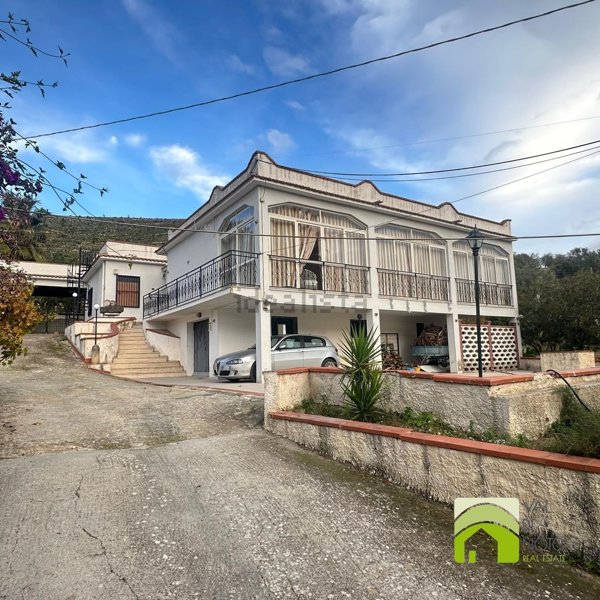 casa indipendente in vendita a Noto