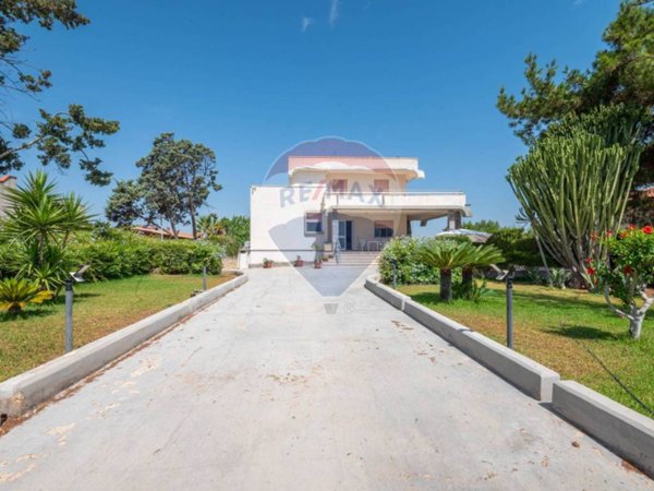 casa indipendente in vendita a Noto in zona San Lorenzo