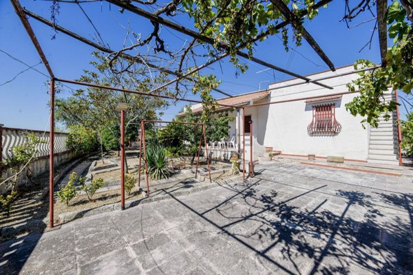 casa indipendente in vendita a Noto in zona Falconara