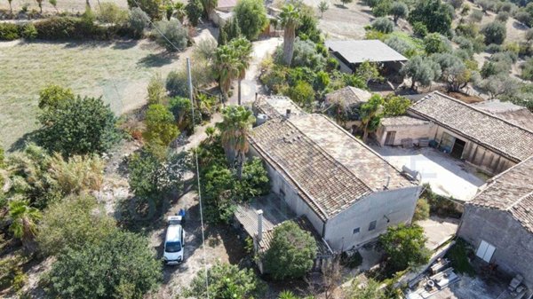 casa indipendente in vendita a Noto
