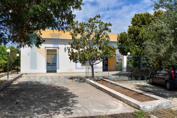 casa indipendente in vendita a Noto