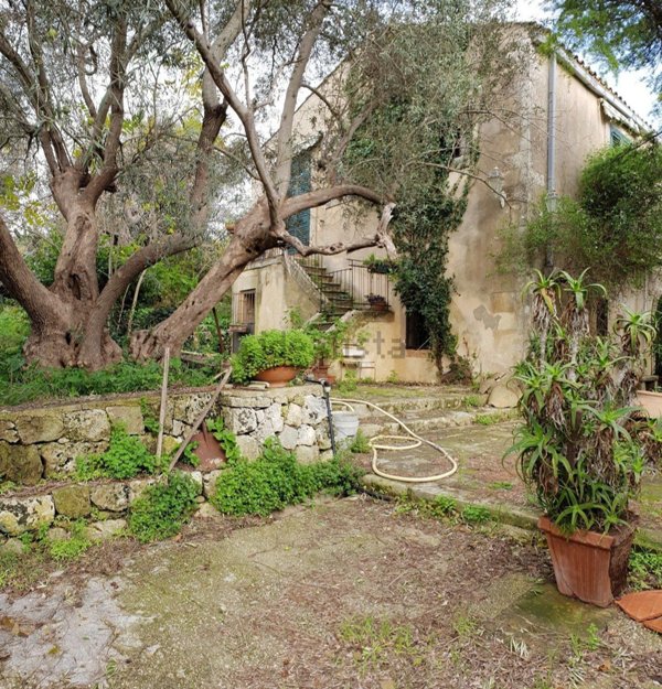 casa indipendente in vendita a Noto