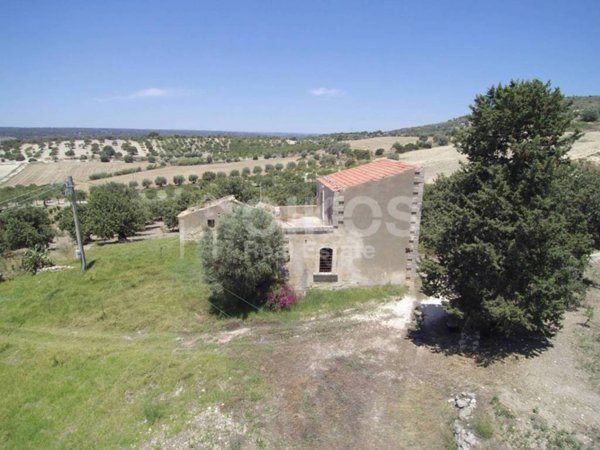 casa indipendente in vendita a Noto