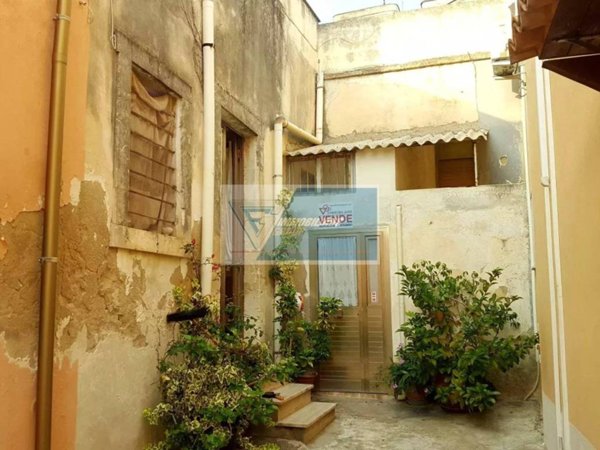 casa indipendente in vendita a Noto