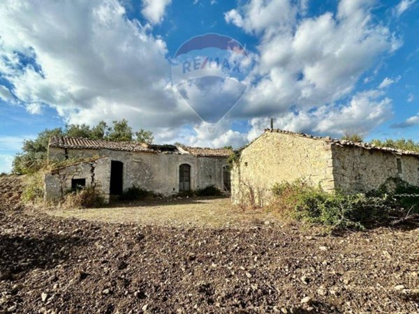 casa indipendente in vendita a Noto
