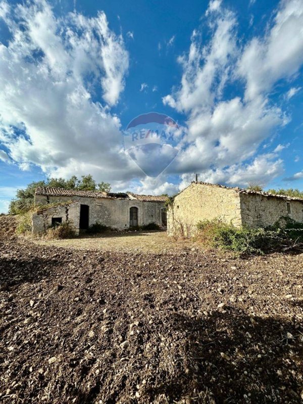 casa indipendente in vendita a Noto