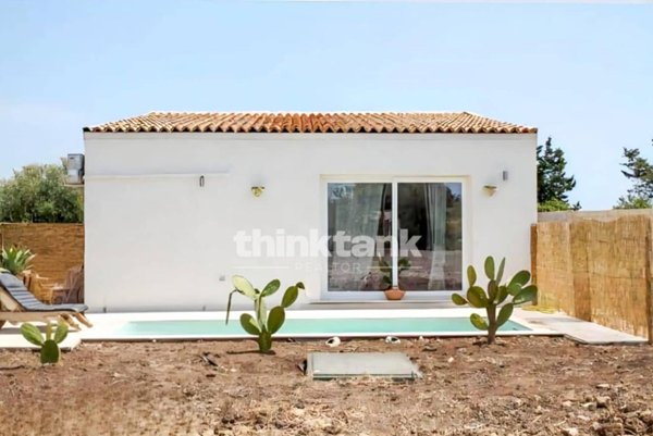 casa indipendente in vendita a Noto in zona Calabernardo