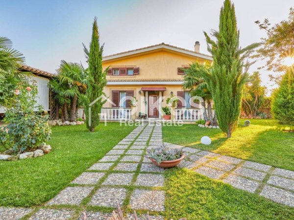 casa indipendente in vendita a Noto in zona Lenzavacche