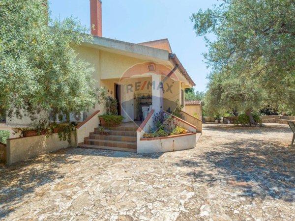 casa indipendente in vendita a Noto