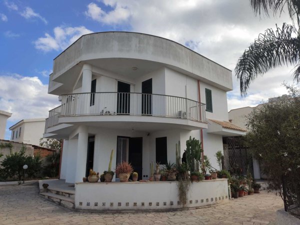 casa indipendente in vendita a Noto in zona San Lorenzo