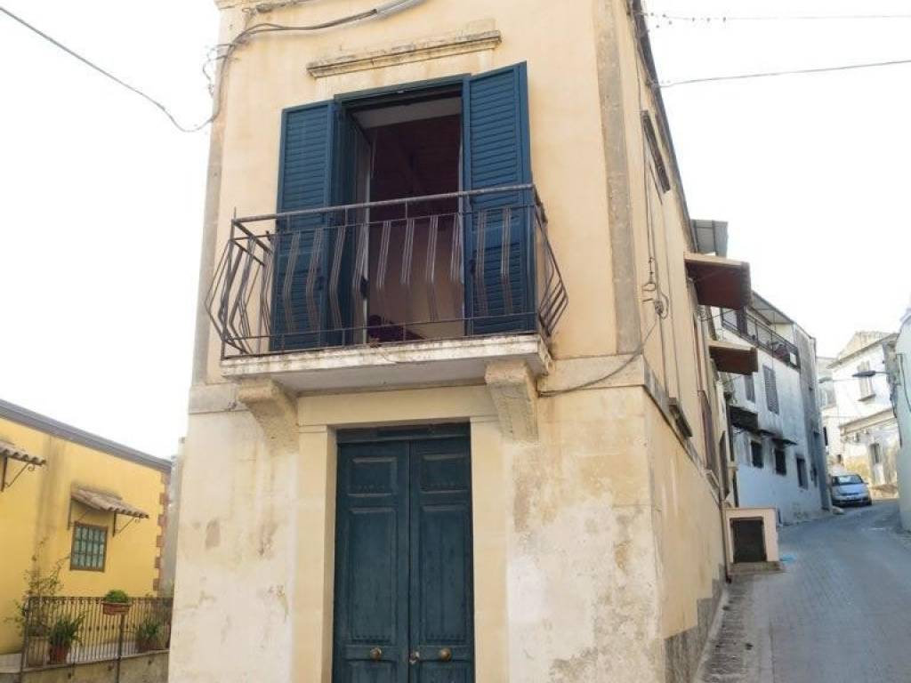 casa indipendente in vendita a Noto