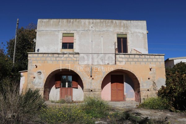 casa indipendente in vendita a Noto