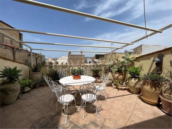 casa indipendente in vendita a Noto