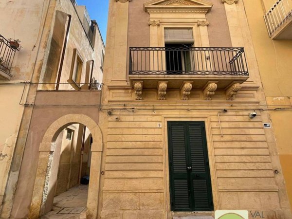 casa indipendente in vendita a Noto