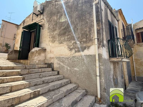 casa indipendente in vendita a Noto