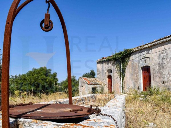 casa indipendente in vendita a Noto