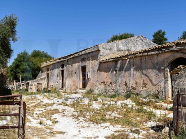casa indipendente in vendita a Noto