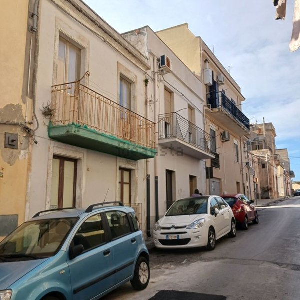 casa indipendente in vendita a Noto