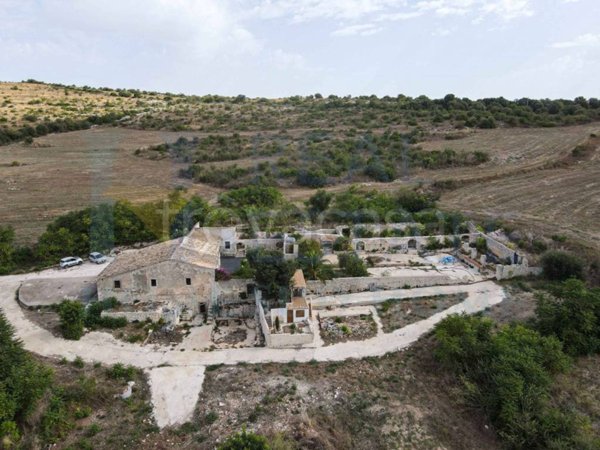casa indipendente in vendita a Noto