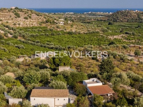 casa indipendente in vendita a Noto in zona Vendicari