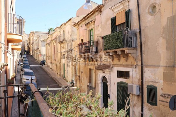 casa semindipendente in vendita a Noto