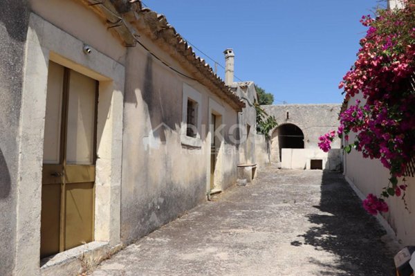 casa indipendente in vendita a Noto in zona Villa Vela