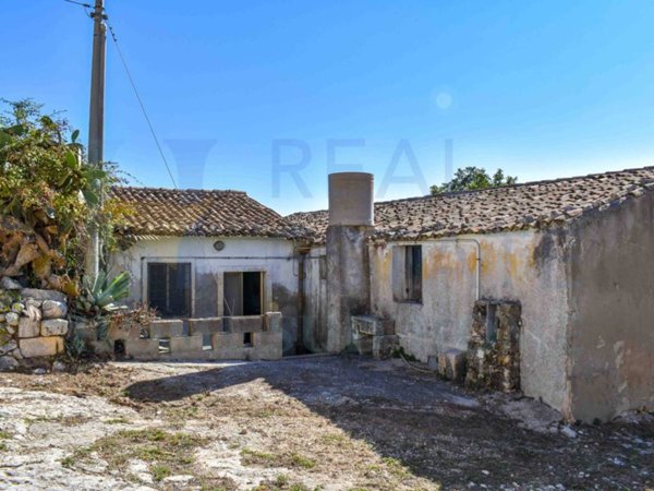 casa indipendente in vendita a Noto