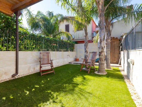 casa indipendente in vendita a Noto in zona San Lorenzo