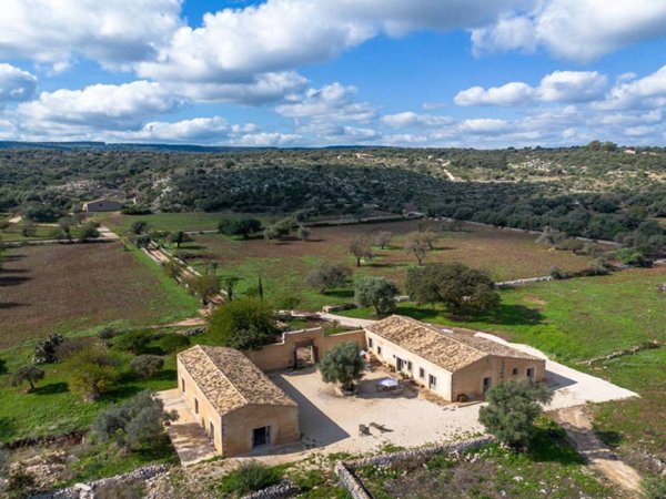 casa indipendente in vendita a Noto