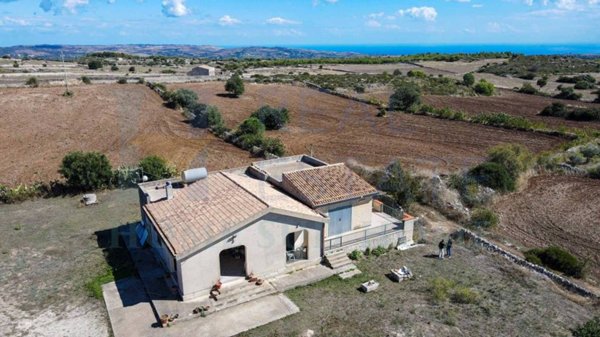 casa indipendente in vendita a Noto