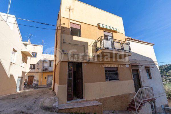 casa semindipendente in vendita a Noto