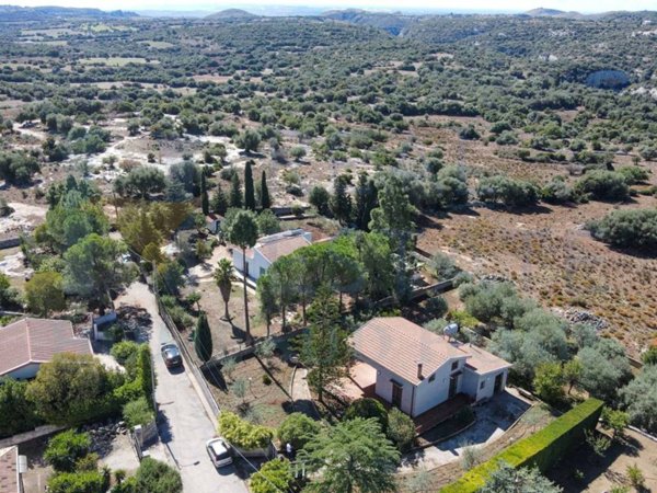 casa indipendente in vendita a Noto