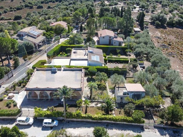 casa indipendente in vendita a Noto
