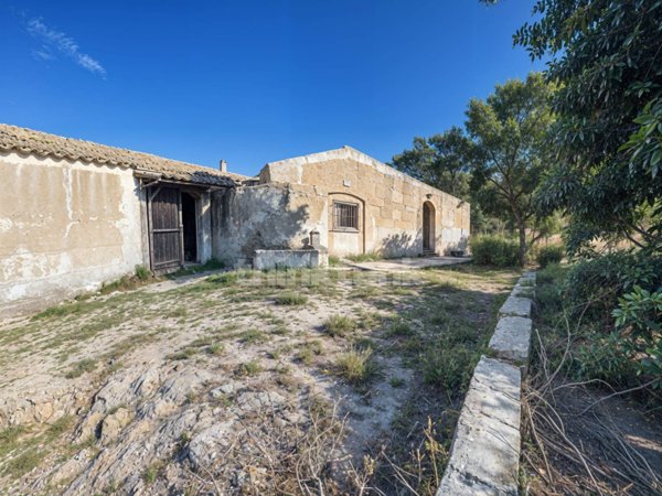 casa indipendente in vendita a Noto
