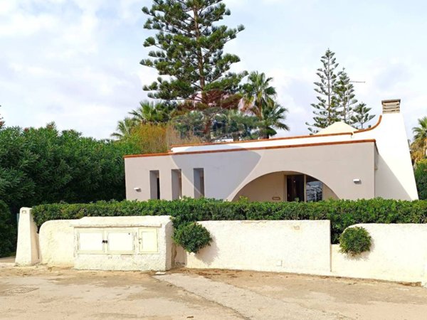 casa indipendente in vendita a Noto in zona San Lorenzo