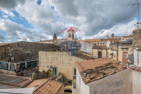 casa indipendente in vendita a Noto