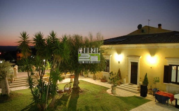 casa indipendente in vendita a Noto